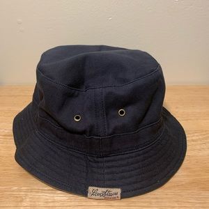 Reversible Levi’s bucket hat